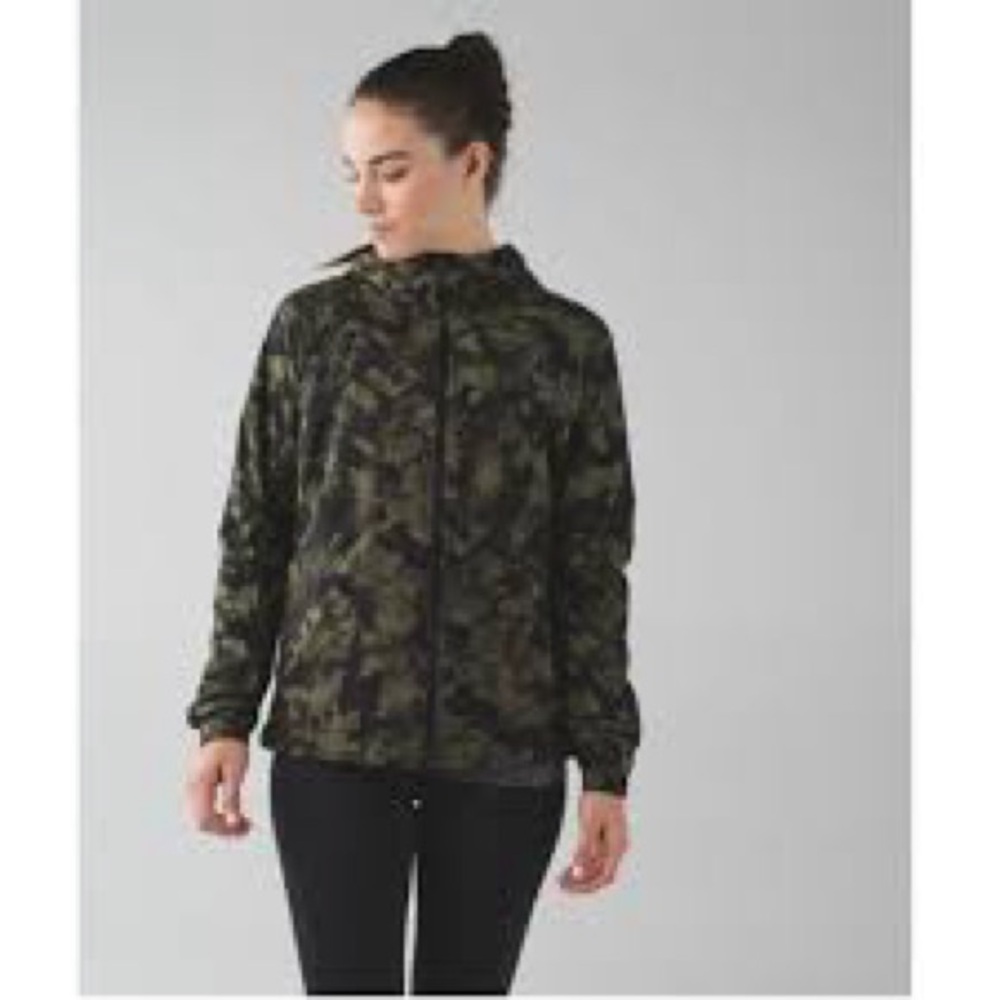 Lululemon Rise & Shine Jacket Savasana Camo Fatigue Green Size 8